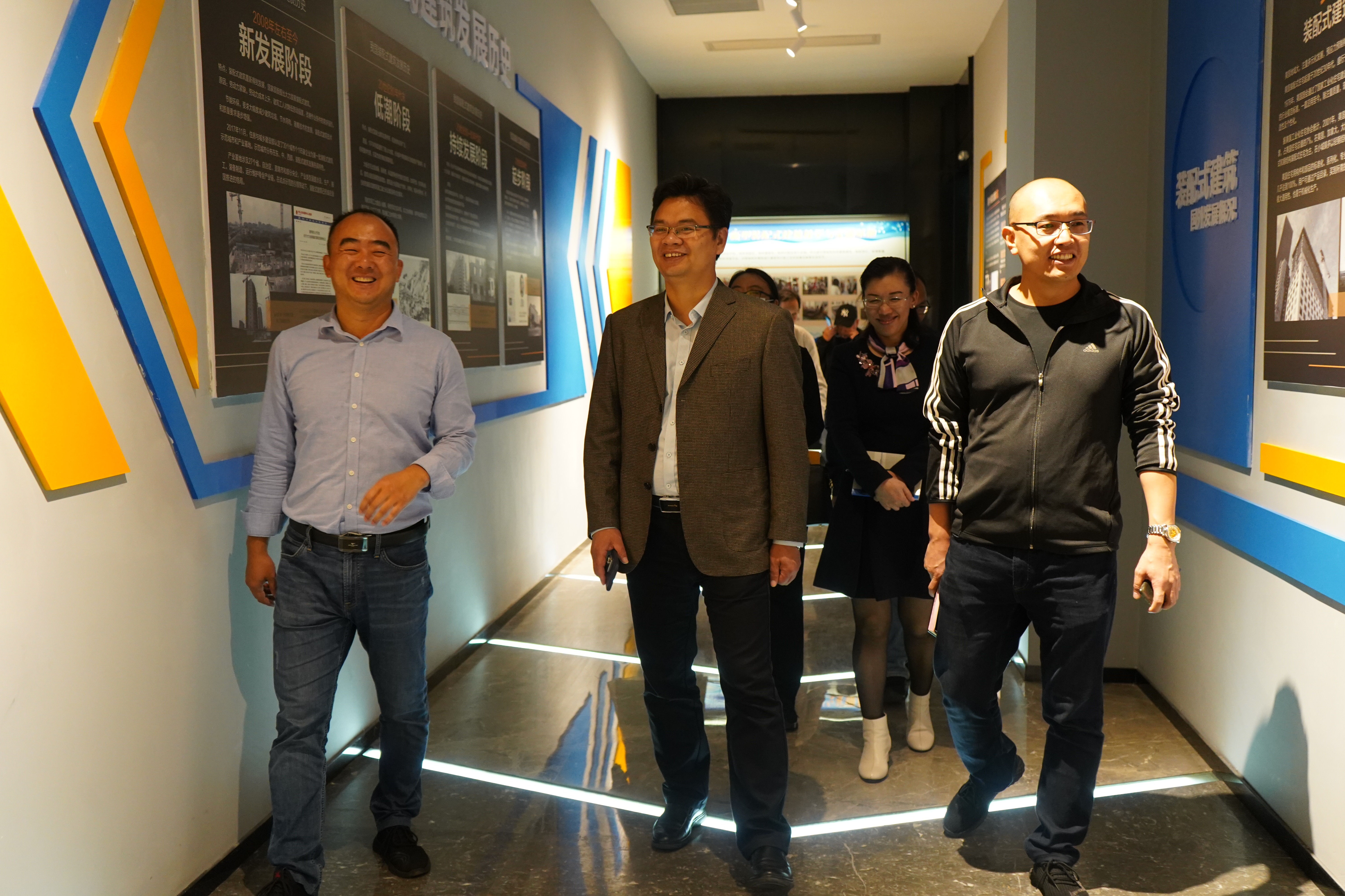 黄永乾副校长一行参观我校装配式实训基地